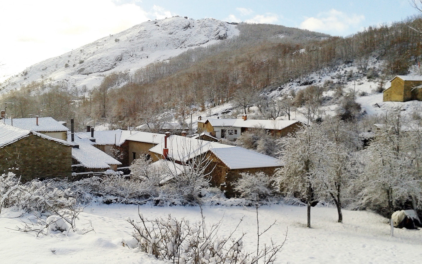 Cuevas de Viñayo nevado